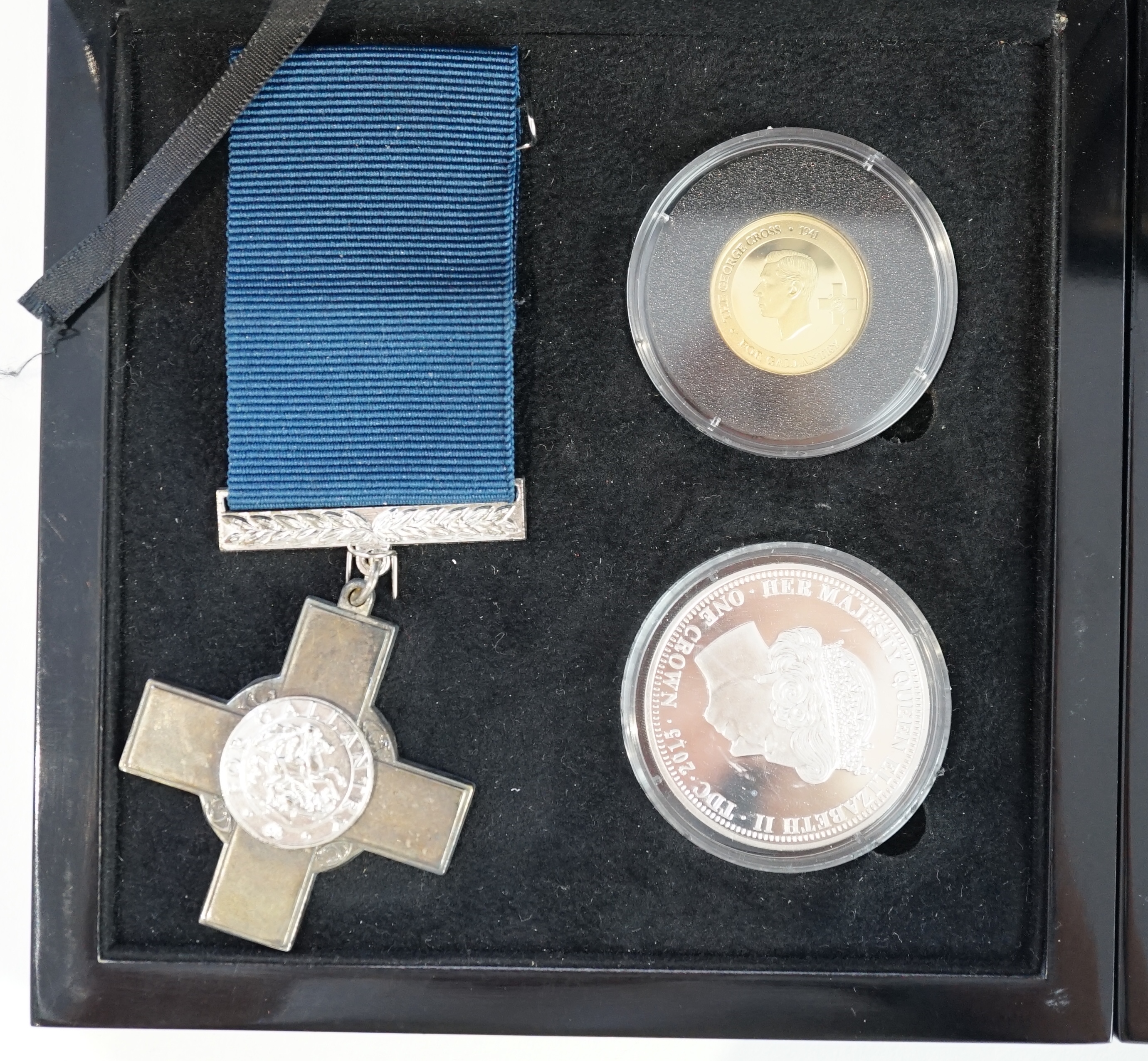 Gold commemorative coins, Elizabeth II, Tristan da Cunha, The George Cross and the Waterloo victory medal gold and silver commemorative sets, 2013 & 2015